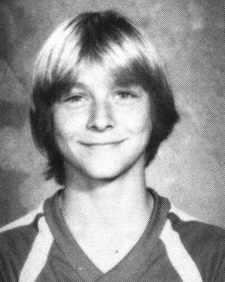 Young Kurt Cobain yearbook before he was famous picture