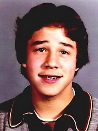 Young Jeremy Piven before he was famous yearbook picture