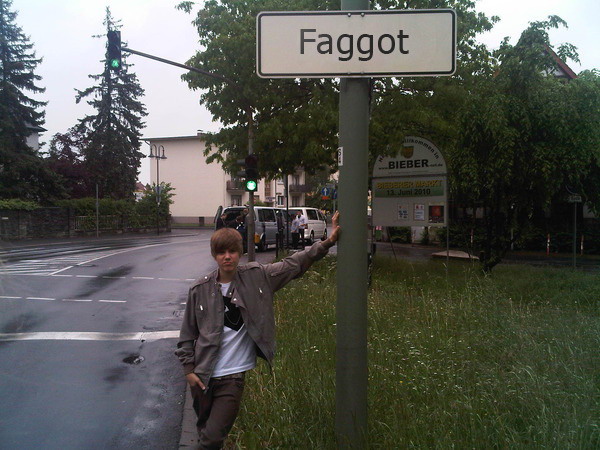 Justin Bieber faggot