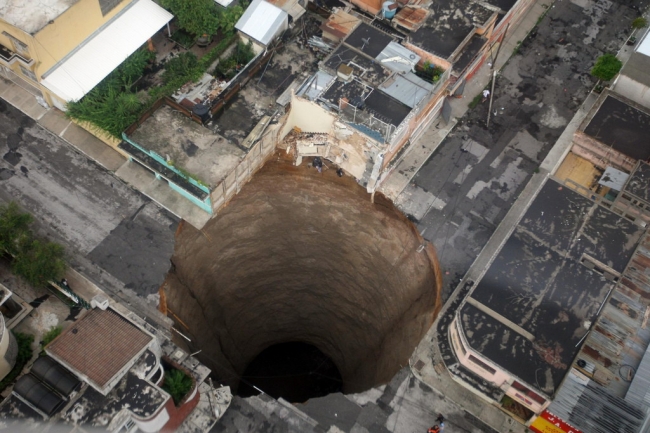 Image of the day: big-ass hole in Guatemala