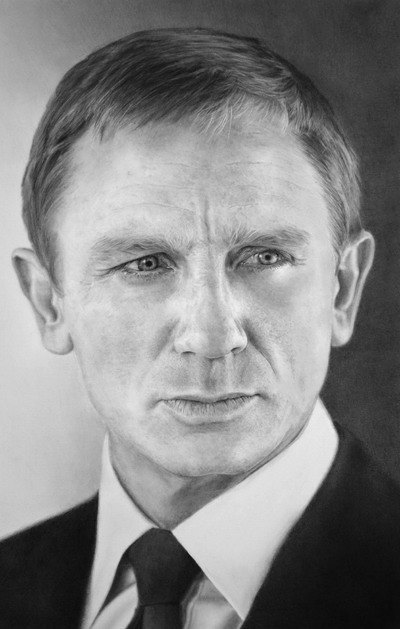 Pencil drawn Daniel Craig