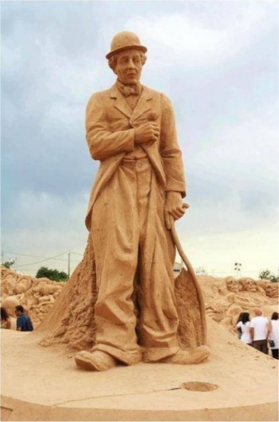 Charlie Chaplin sand sculpture